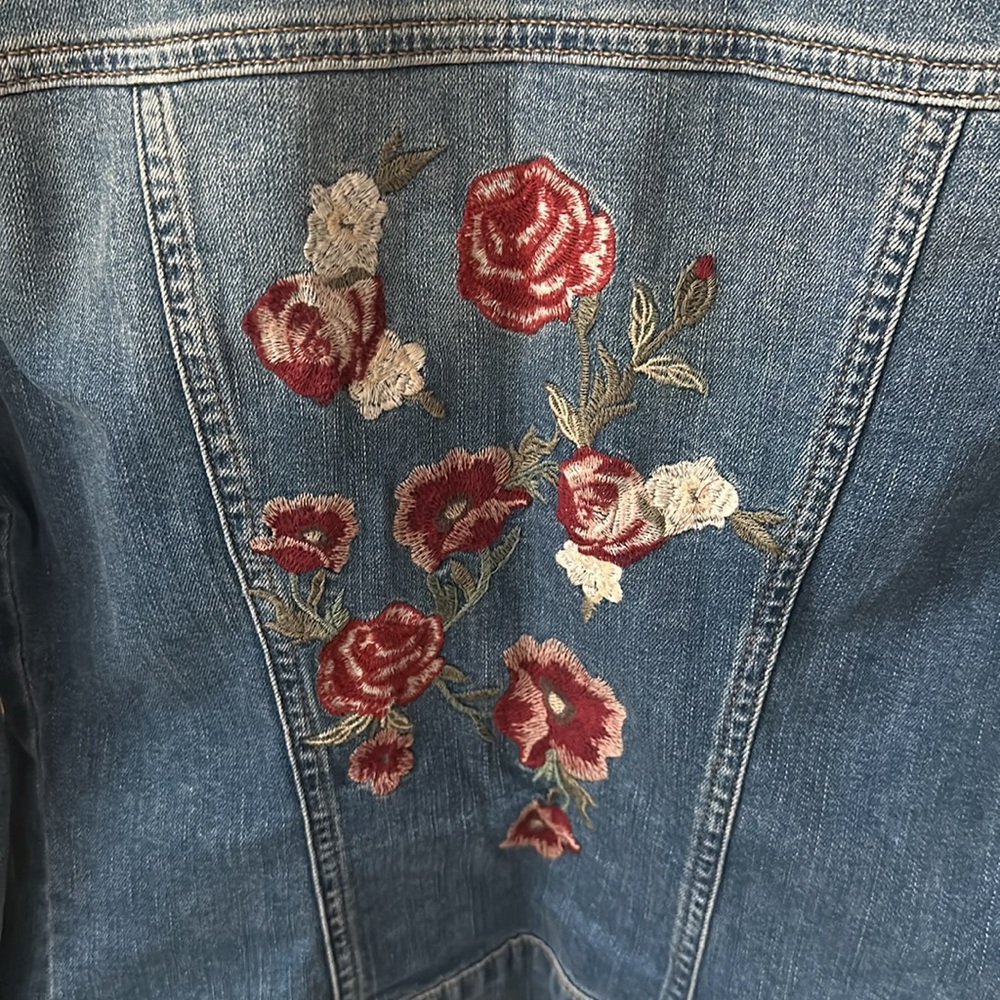 Mavi Jeans Rose Embroidered Denim Jacket (NWOT) - Picture 4 of 8